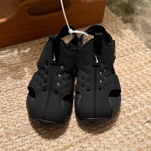 Nike sandals boys size 9c